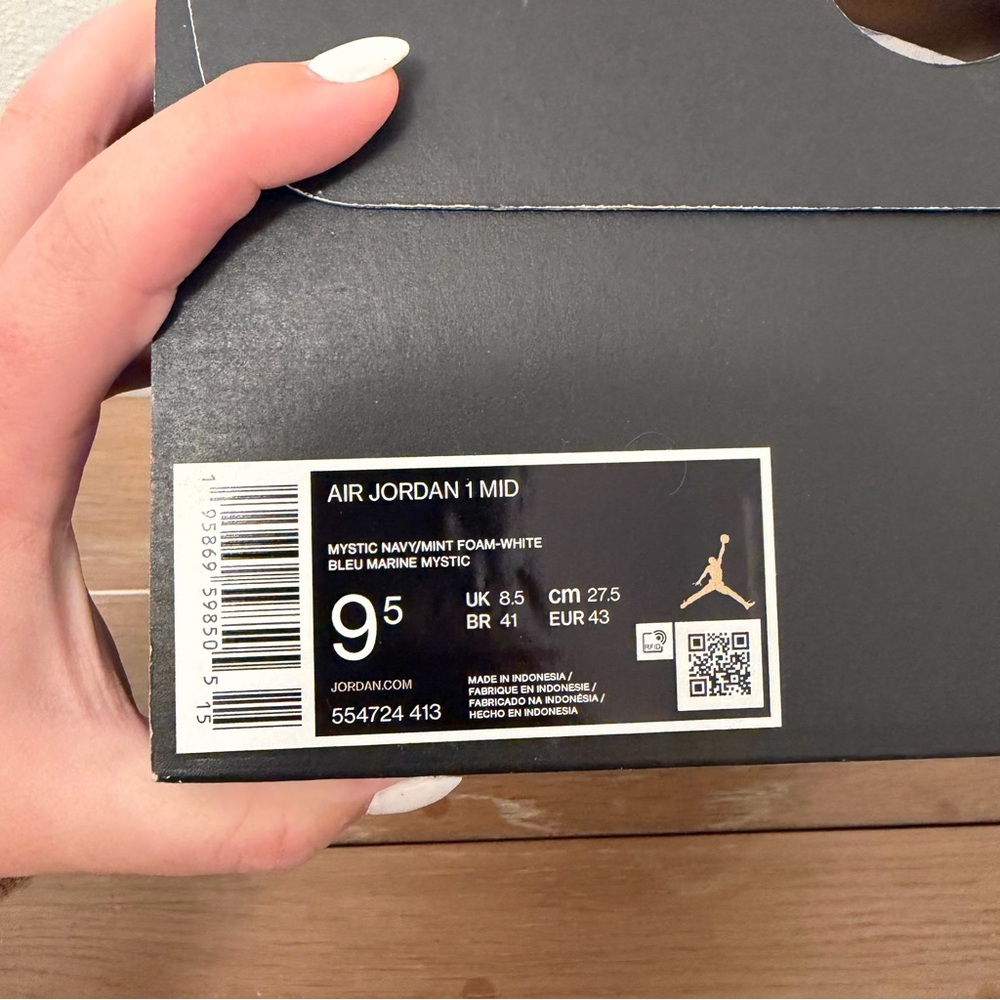 Nike Air Jordan 1 Mid Blue Mint 554724-413
10 Retro Tiffany Igloo Green Navy - Picture 6 of 6